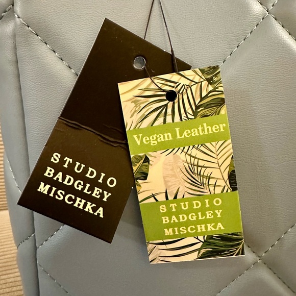 Badgley Mischka Spring Blue Vegan
Leather Small Quilted bag - Picture 7 of 10